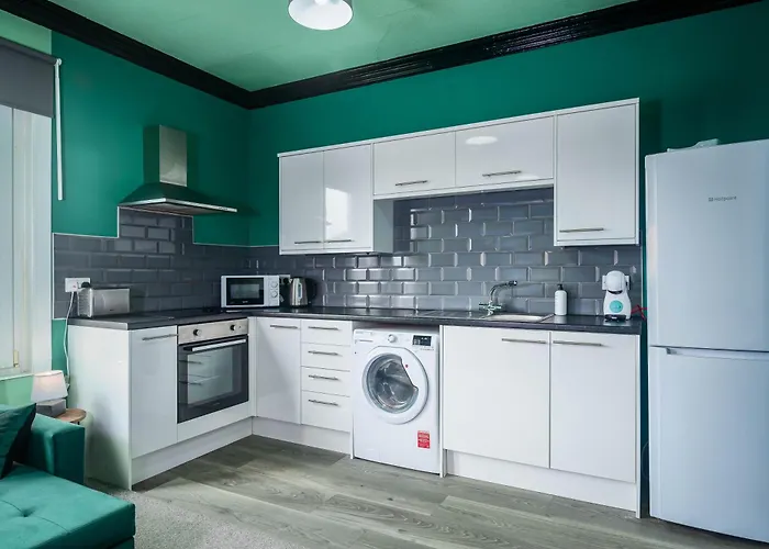 Social Media Adventure - 3 Bedroom - City Centre - Doncaster