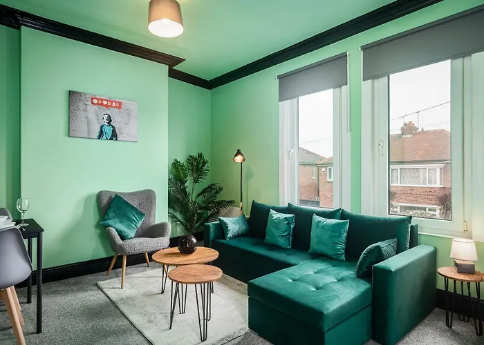Social Media Adventure - 3 Bedroom - City Centre - Doncaster