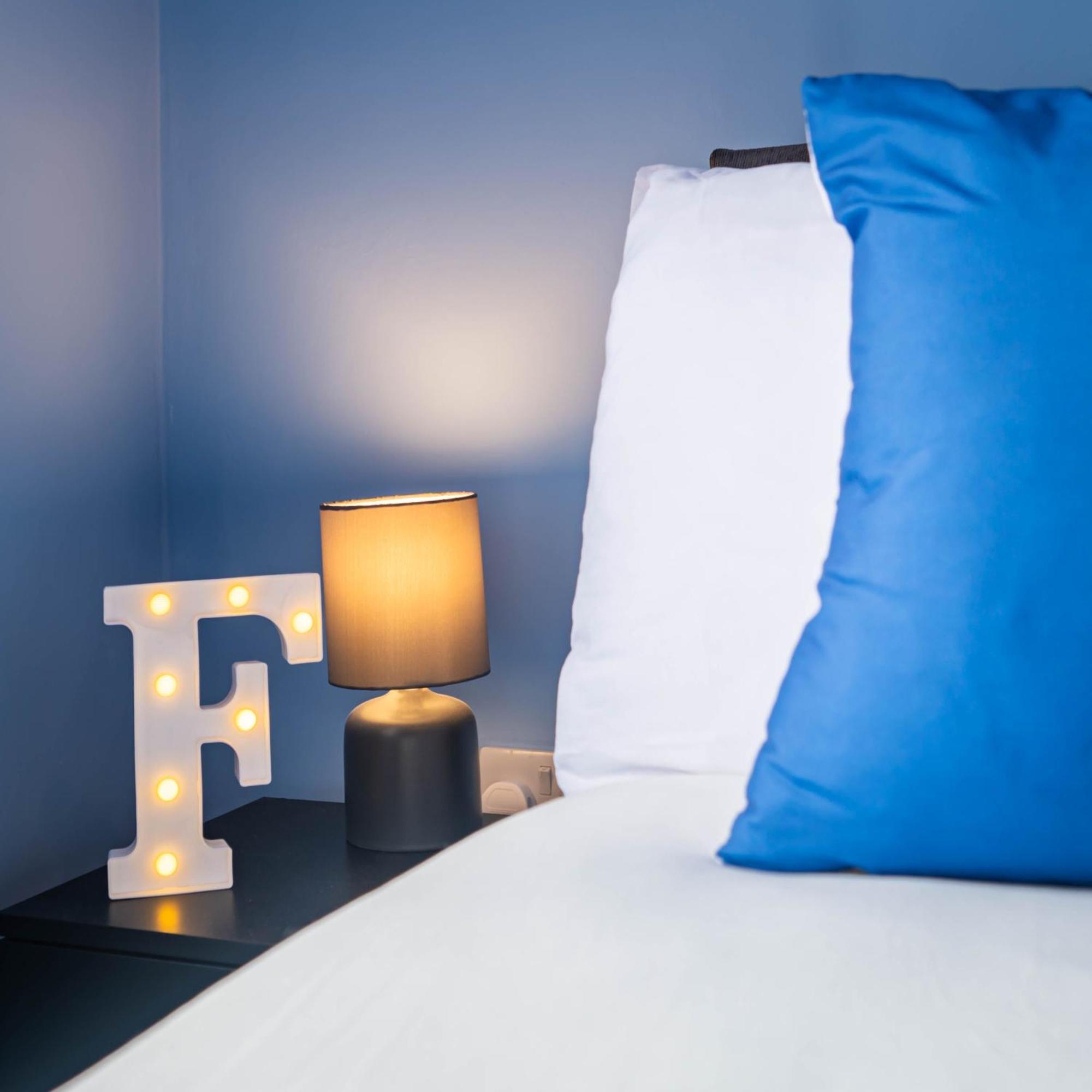 Apartment Social Media Adventure - 3 Bedroom - Centre - Doncaster *