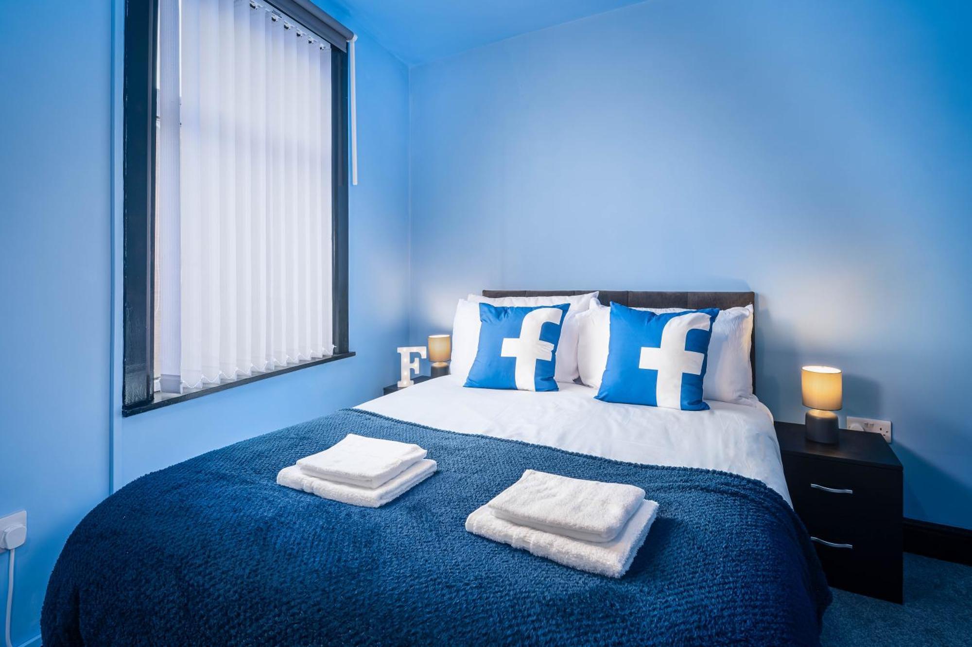 Social Media Adventure - 3 Bedroom - Centre - Doncaster Apartment *